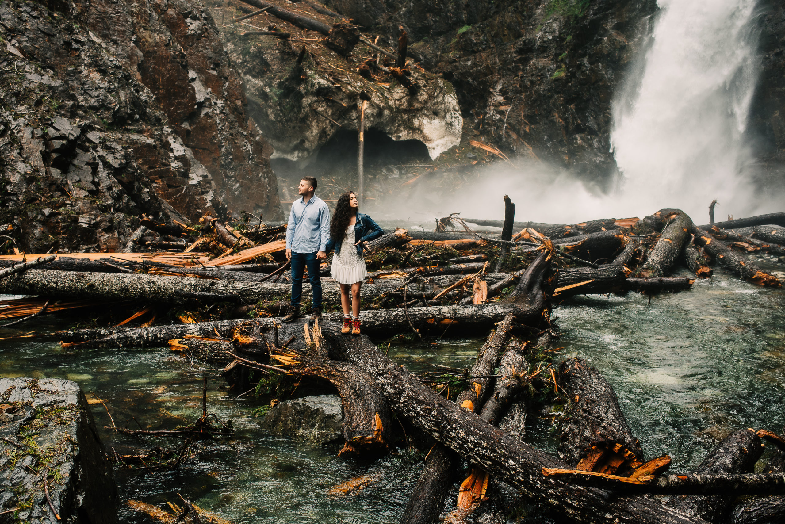 Rainy Day Engagement Photos, Franklin falls, Session at Lincoln Falls, adventure photographer. adventure elopement, adventure engagement session
