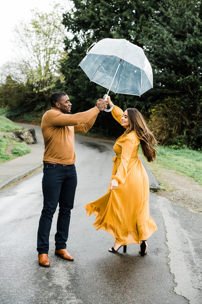 Rainy Day Engagement Photo Session at Lincoln Park
