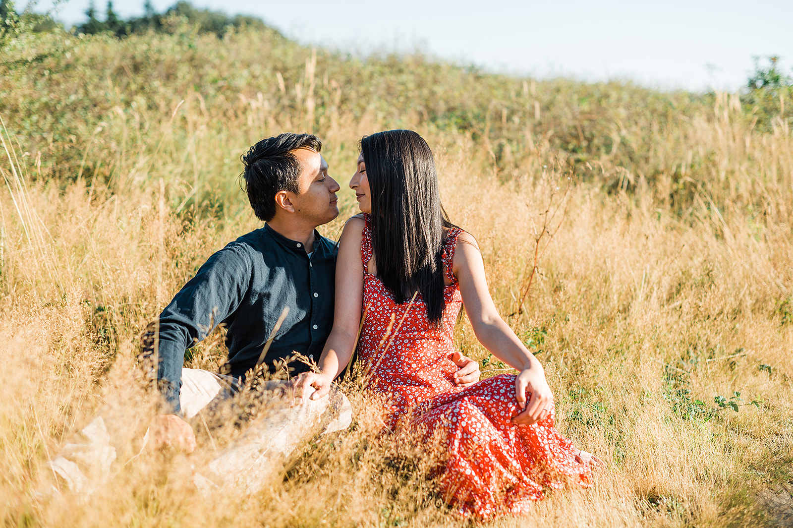 Outdoorsy Seattle Engagement Photos, Discovery Park Engagement Photos, Captured by Candace Photography, Seattle Engagement Photographer