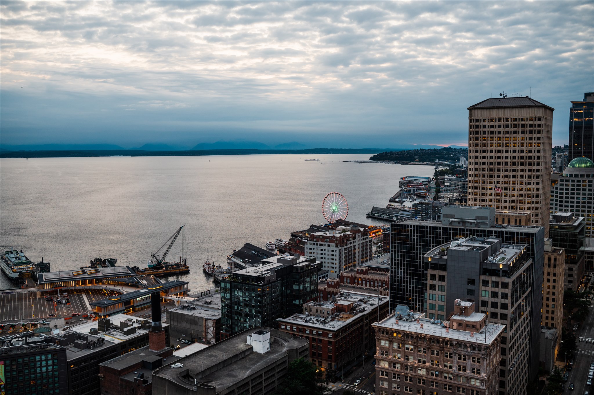 Smith Tower Wedding, Smith Tower Wedding Photos, Smith Tower Wedding Venue, Seattle Wedding Photographer