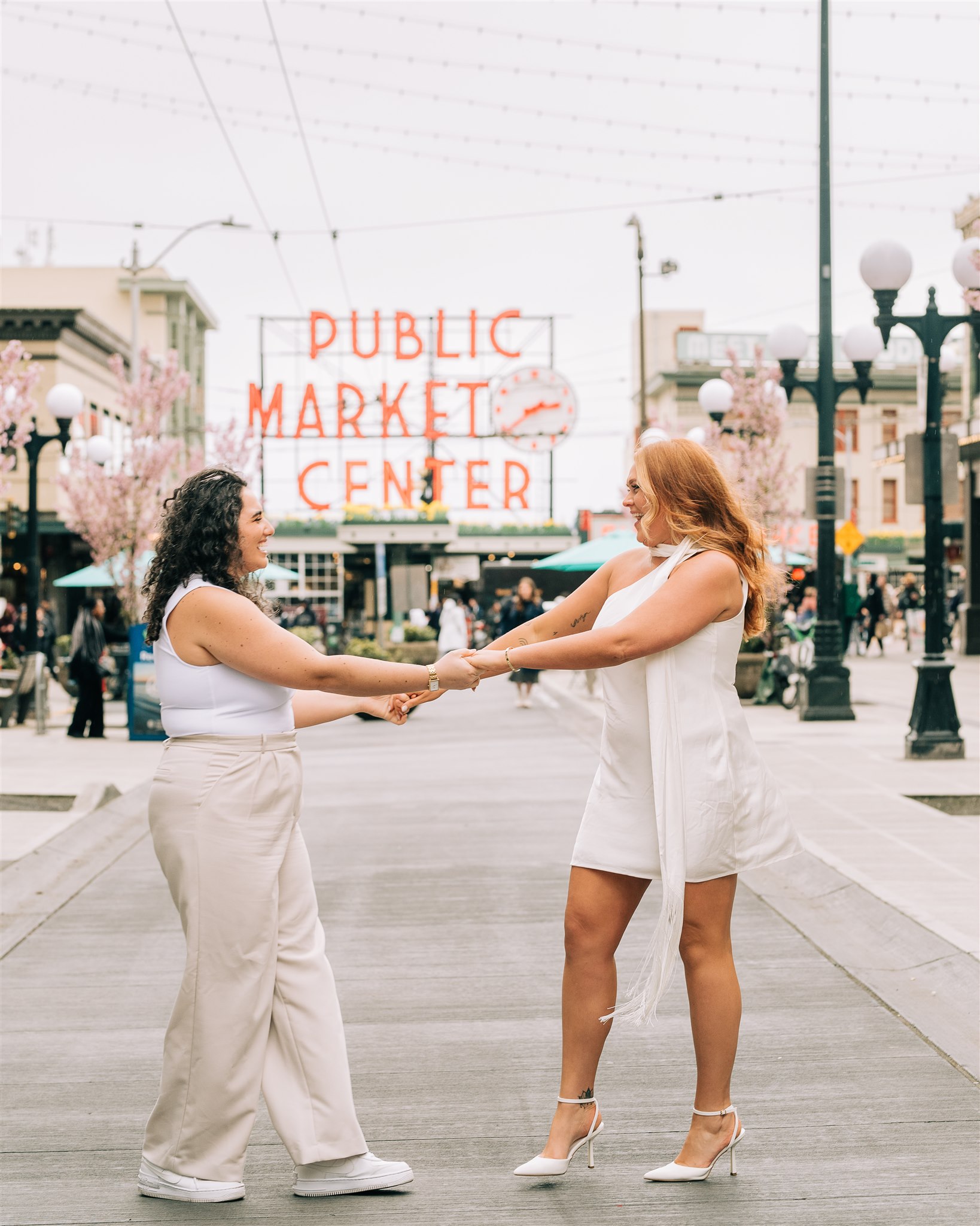 Pike Place Wedding Photos, Elopement Photos Pike Place, Pike Place Elopement Photography