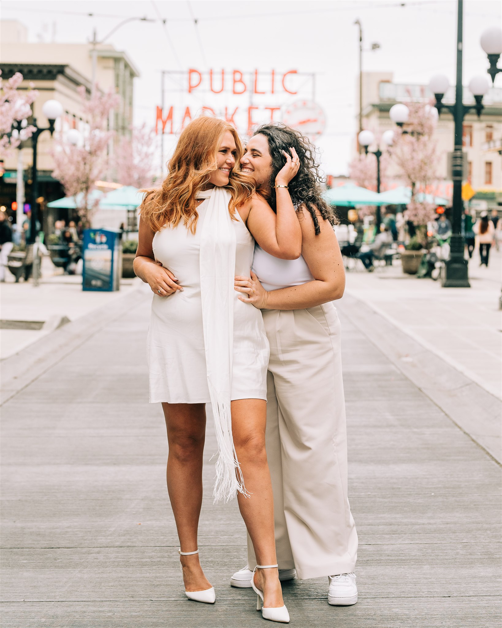 Pike Place Wedding Photos, Elopement Photos Pike Place, Pike Place Elopement Photography