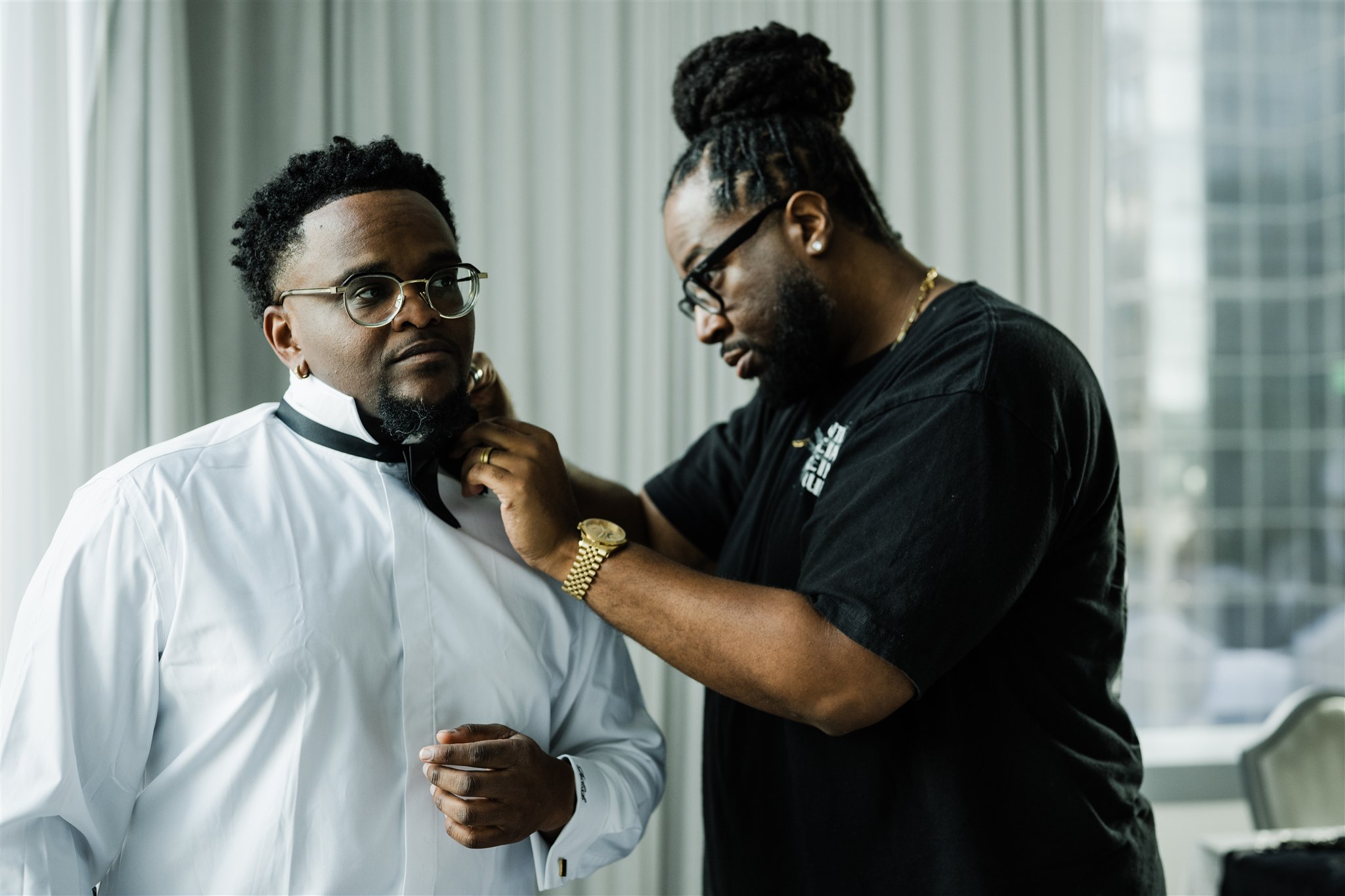 Groom Getting Ready at Lotte Hotel 