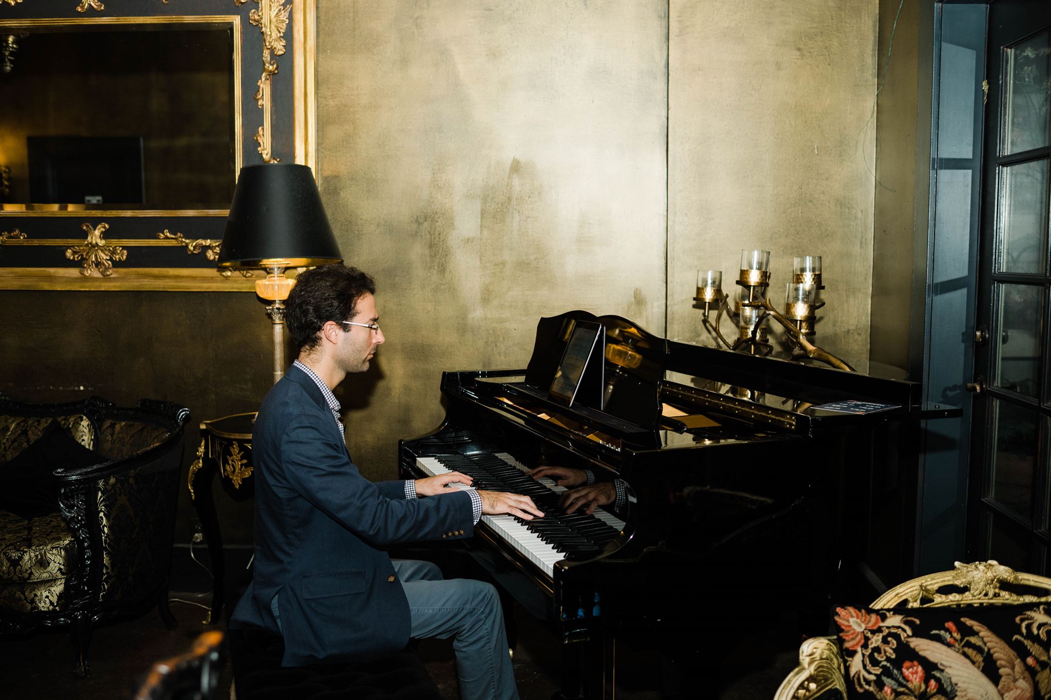 Guest Plays the Piano at The Ruins Wedding Venue Seattle